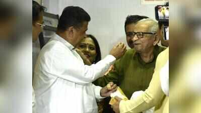 Citizens attend Janatar Darbar to thank CM after getting back property