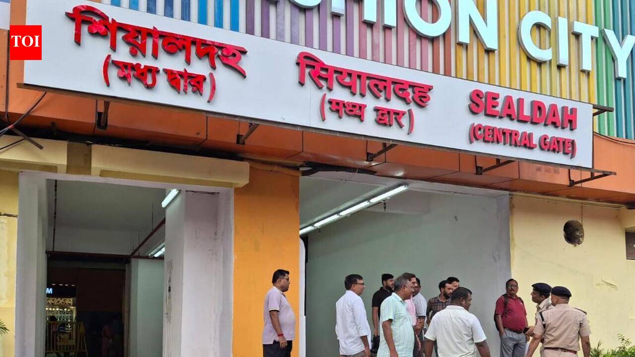Exp train passengers get own gate at Sealdah stn