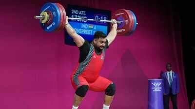 David Liti's 223kg stunner denies Lovepreet Singh Commonwealth Games gold by one kilogram in weightlifting