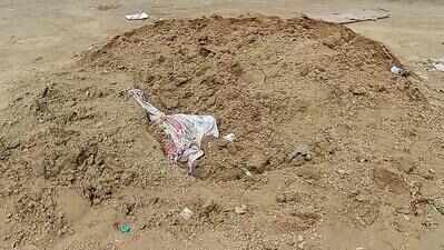 Stuntman who died in burial show kept underground to push up collections