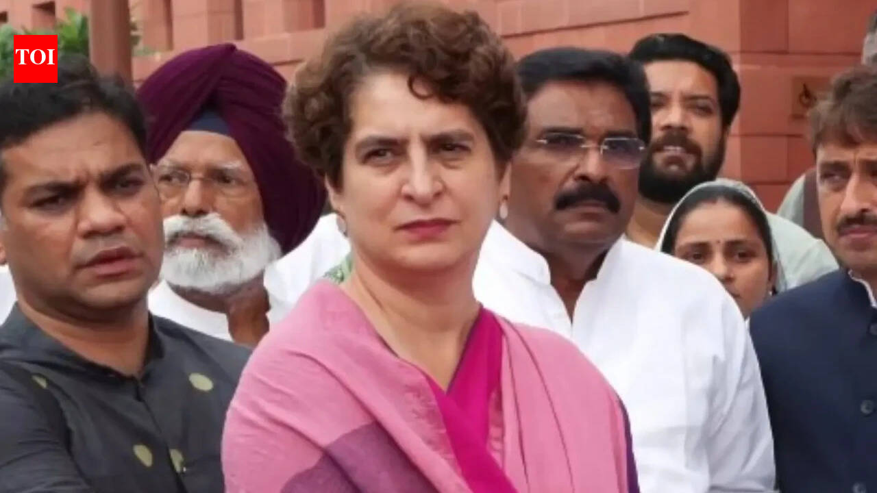215 academicians slam Priyanka for 'gaumutra' remark