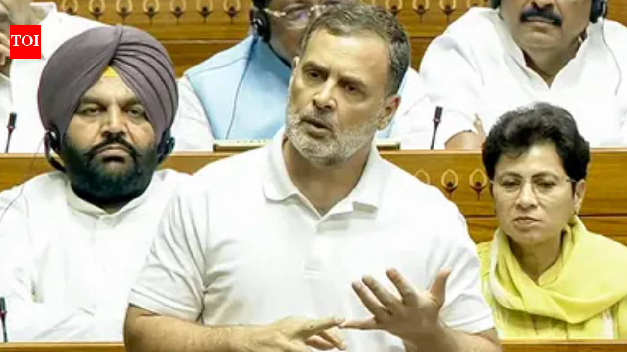 BJP submits breach of privilege notice against Rahul Gandhi