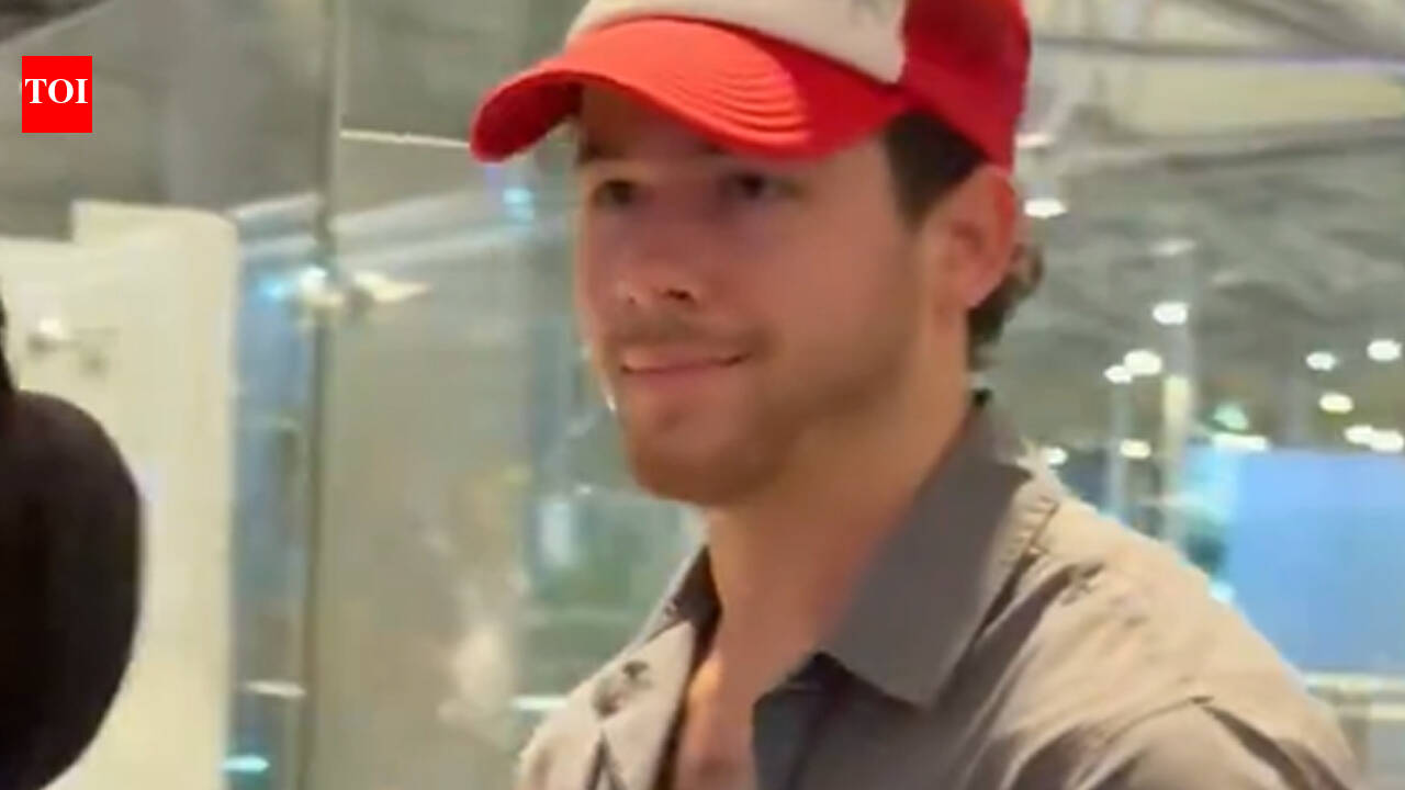 Nick Jonas flies out of India after spending family time with Priyanka Chopra and Malti; singer spotted at Hyderabad airport - WATCH