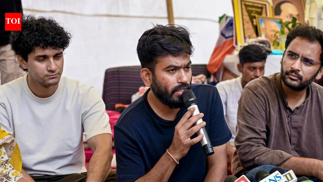 'If we were funded from abroad, Shah should quit; I refused offer to join BJP': Dipke