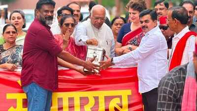 'Vendetta by filing FIRs against students': Kharge demands Amit Shah's resignation over police action
