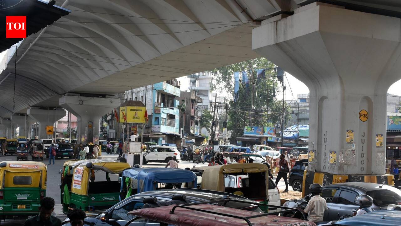 Illegal parking chokes key city junctions despite penalties