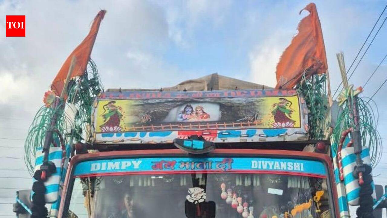 Delhi‑bound truck with Rs 2.5 crore-ganja seized in capital
