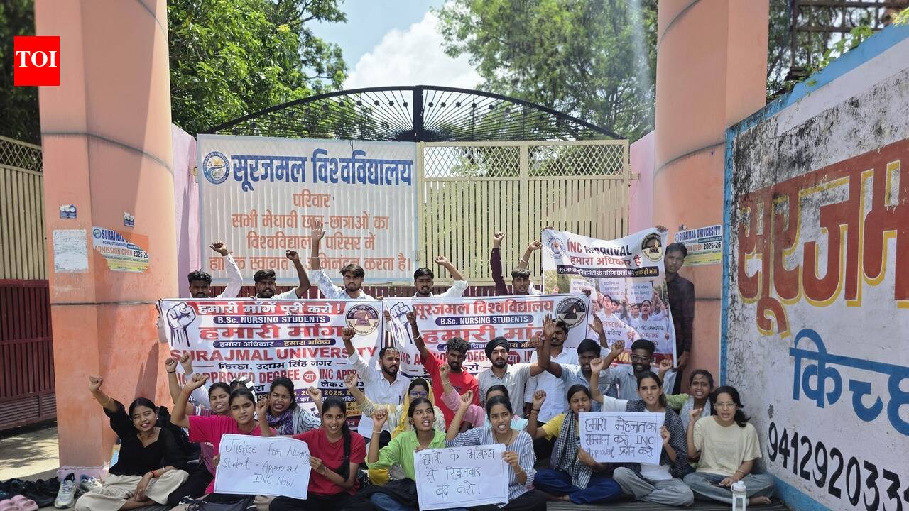 Surajmal Nursing College shut for 3rd day as students intensify protest over INC recognition