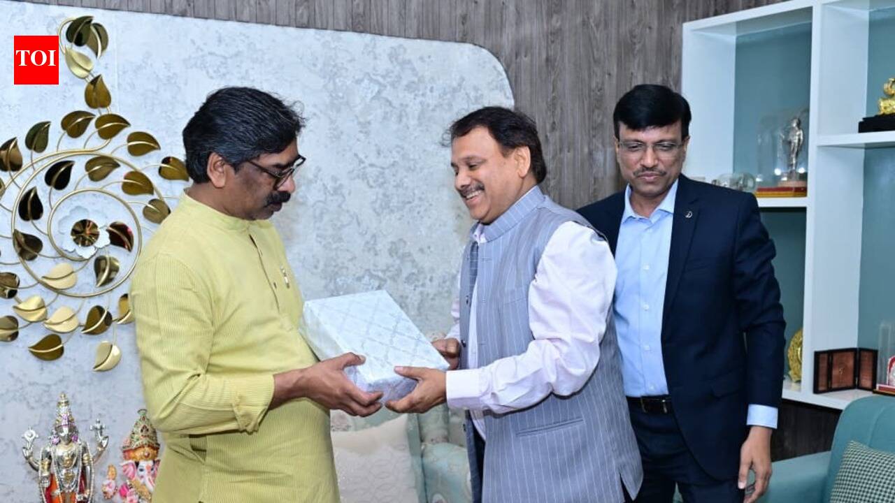 SAIL CMD meets CM Hemant, discusses Jharkhand’s industrial growth