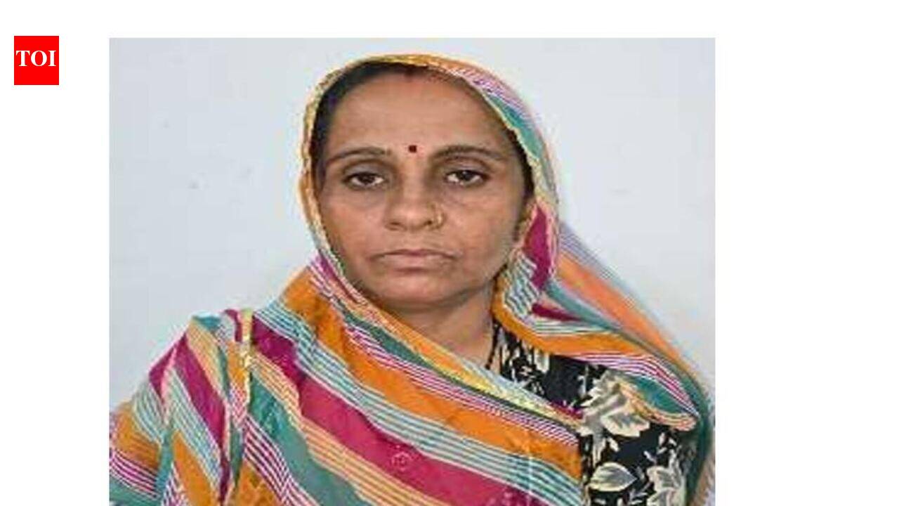 Woman held for using dummy to get patwari job