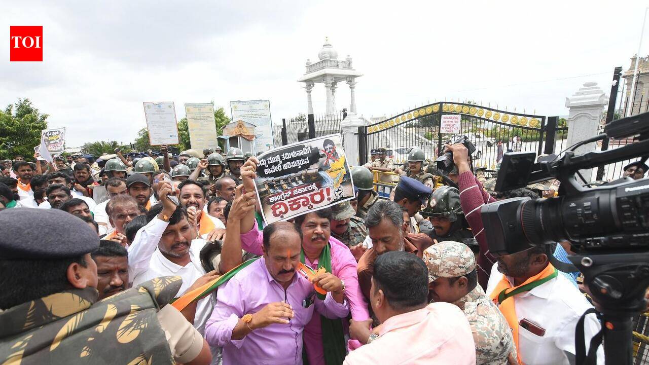 Cauvery row: BJP turns heat on govt, lays siege to KRS over water release
