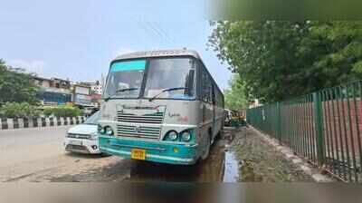 65-year-old man getting off bus crushed to death under its tyres