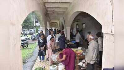 Junagadh’s Sunday market: Building bond with chemical-free food