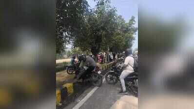 Bikers take risky shortcut through Greater Noida green strip to bypass snarls
