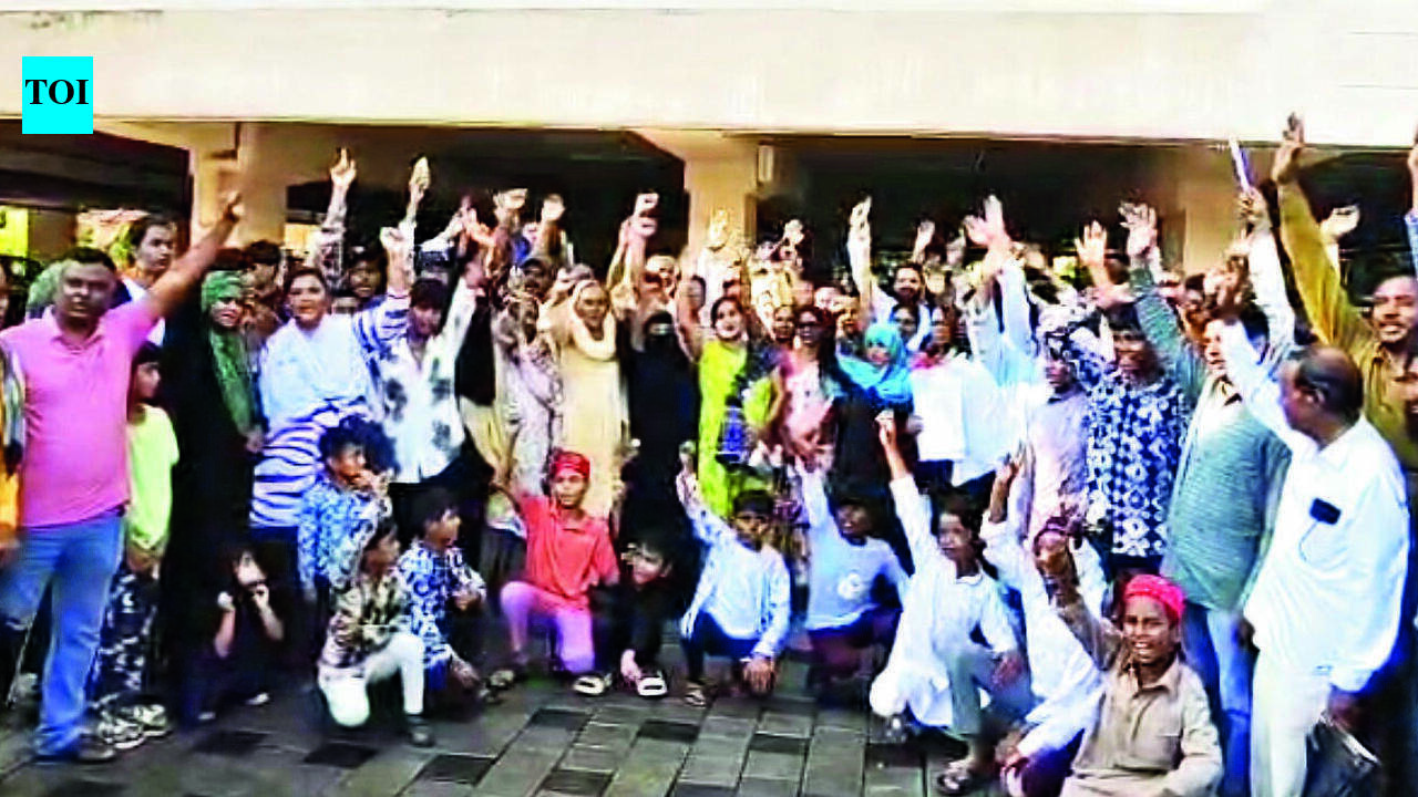 Residents blame NIT, NMC over north Nagpur’s civic neglect, stage protest