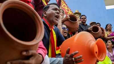 Bandh in Karnataka over Cauvery row, DKS asks Vijay to nix Bengaluru visit; TN decides to move SC