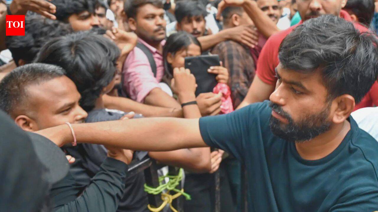 'Abusing no crime': Dipke slams FIR against Noida woman, recalls UP CM video