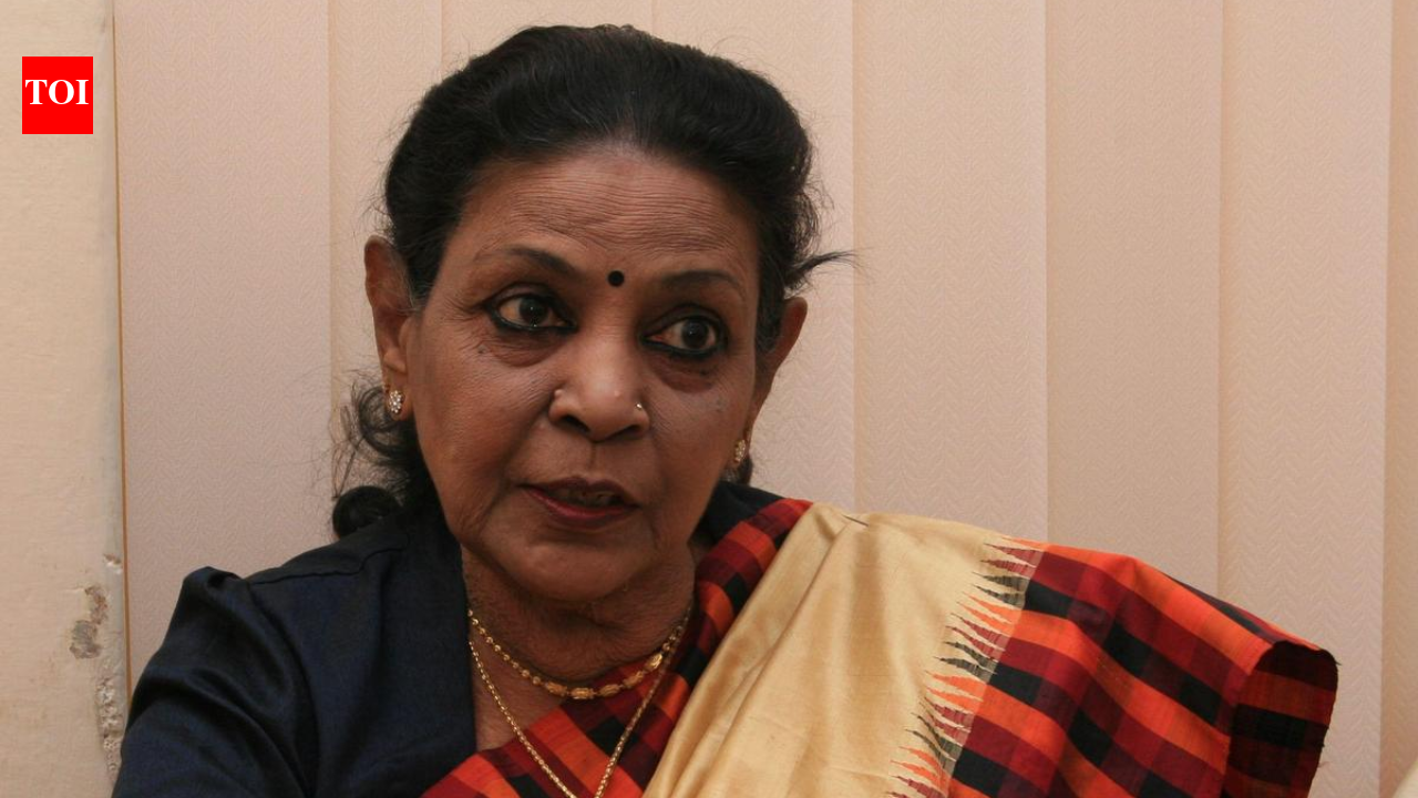 Legendary playback singer Jamuna Rani's final rites performed in Bengaluru after her demise at 88 as family, friends pay final respects