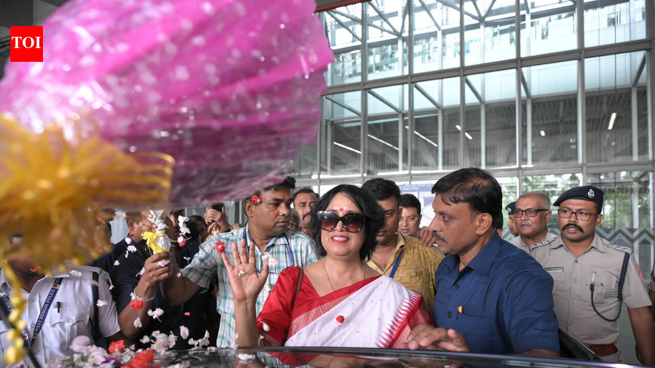 Taslima Nasreen lands in town, moved by the grand reception