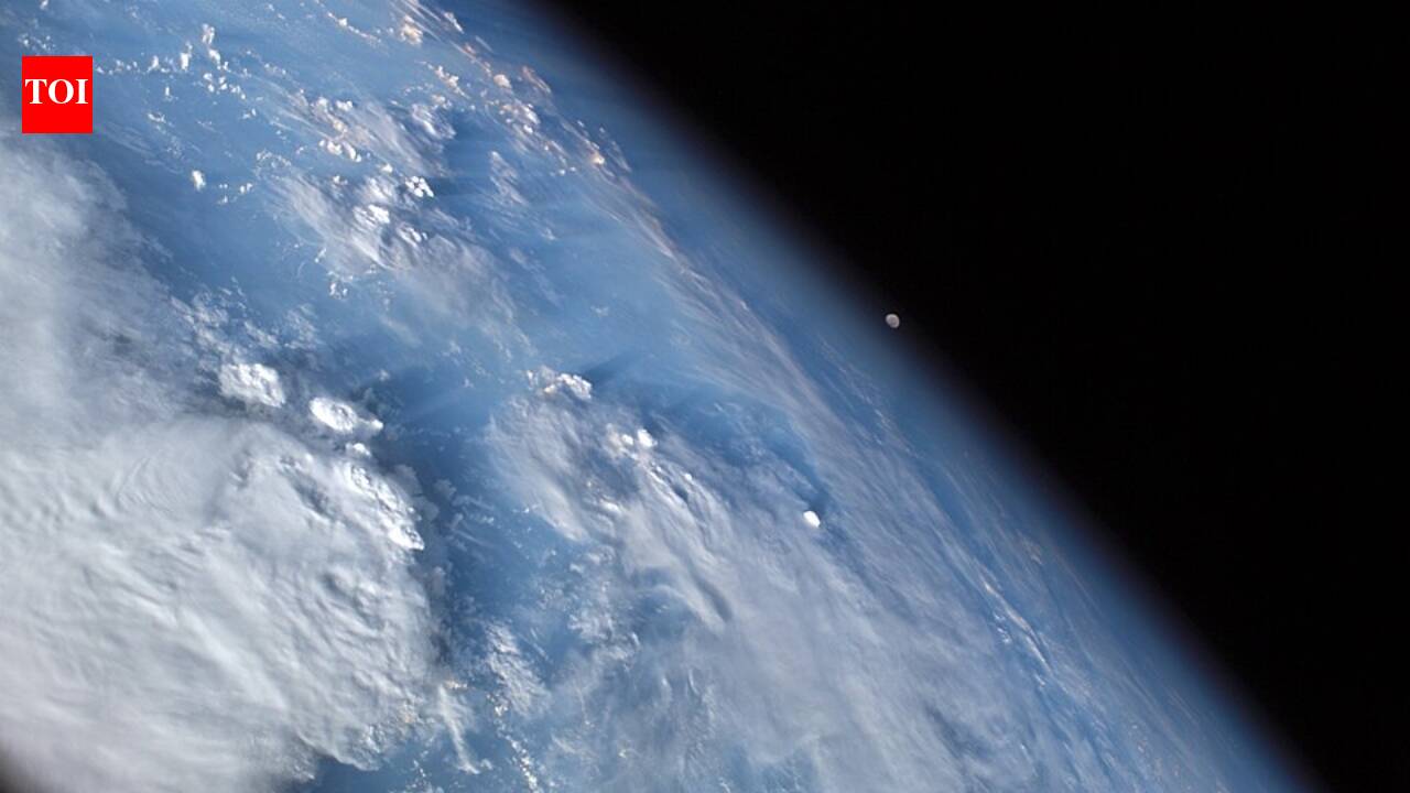 Harvard scientists proposed releasing chalk-like particles 20 km high to study solar geoengineering, but the experiment was shelved before any particle release