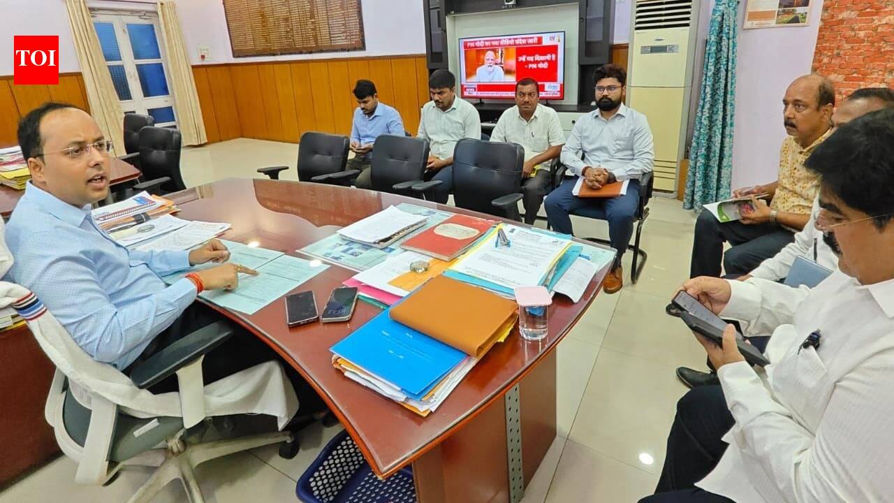 DM orders FIR over water supply disruption in Gaya, seeks explanation from Buidco official