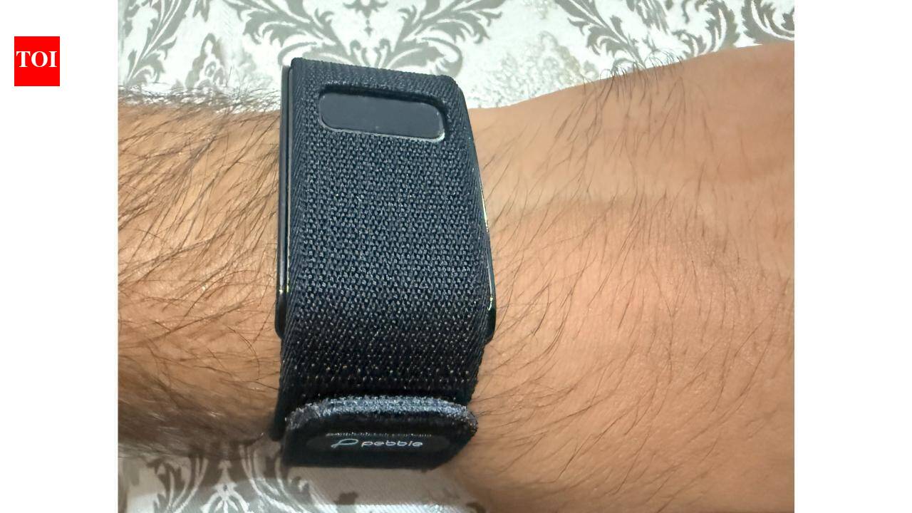 Pebble Qore review: Less screen, more focus on fitness