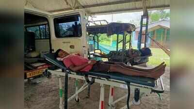 Rickshaw turns refuge as floods cripple healthcare facilities