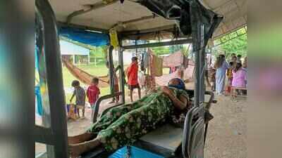 Rickshaw turns refuge as floods cripple healthcare facilities