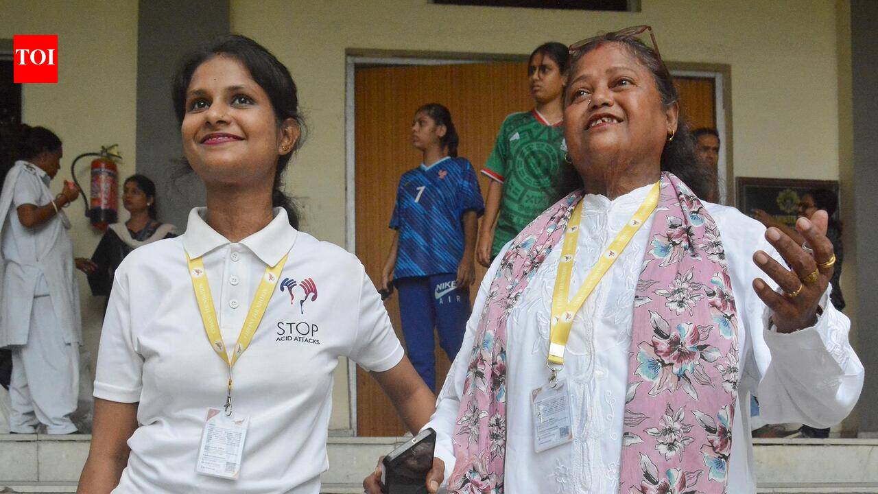 Acid attack victim, burn survivor share trauma to caution girls