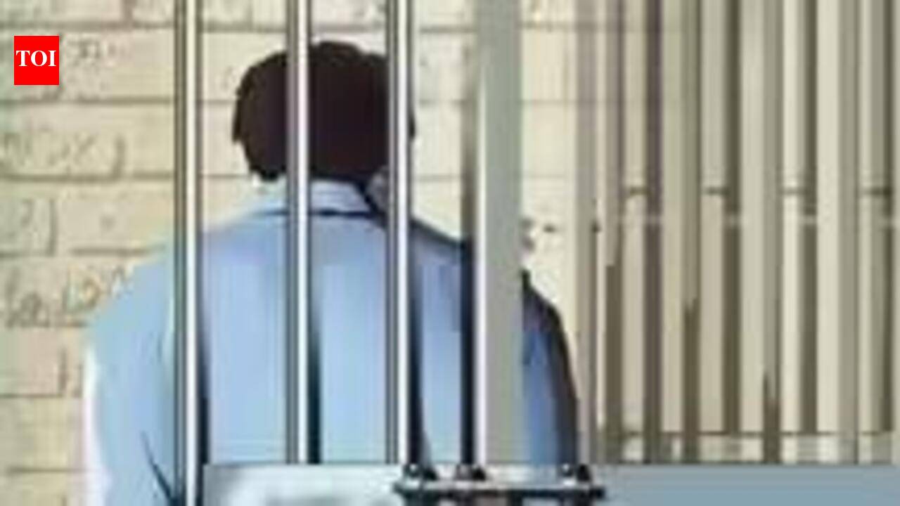Arrested man escapes from Tiruttani police