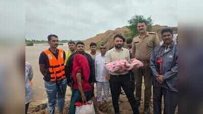 Heavy Rain Batters Surendrangar, Morbi