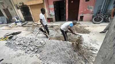 Contaminated water leaves 18 children ill in Govardhanpuri, residents await relief