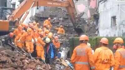 Bhiwandi building collapse that killed 10: Builder abroad, contractor may have died in crash, say cops