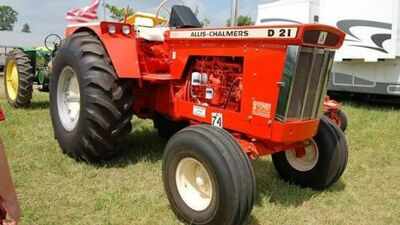His grandfather paid $2,200 for an Allis-Chalmers tractor in 1953; 62 years later, Kevin Klahn bought it back and restored it