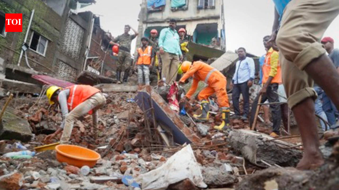 10 killed in Bhiwandi building collapse: Builder abroad, contractor feared dead, say cops