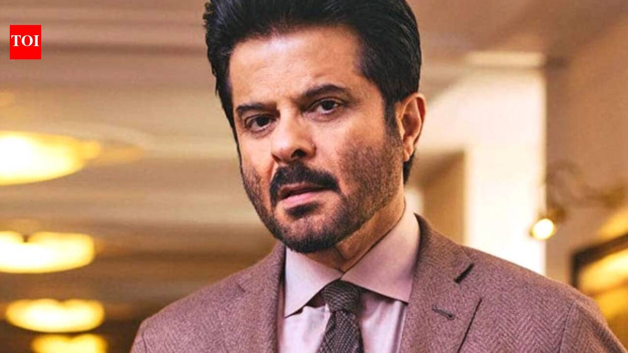 'I miss my friend': Anil Kapoor remembers late dear friend Satish Kaushik on friendship day