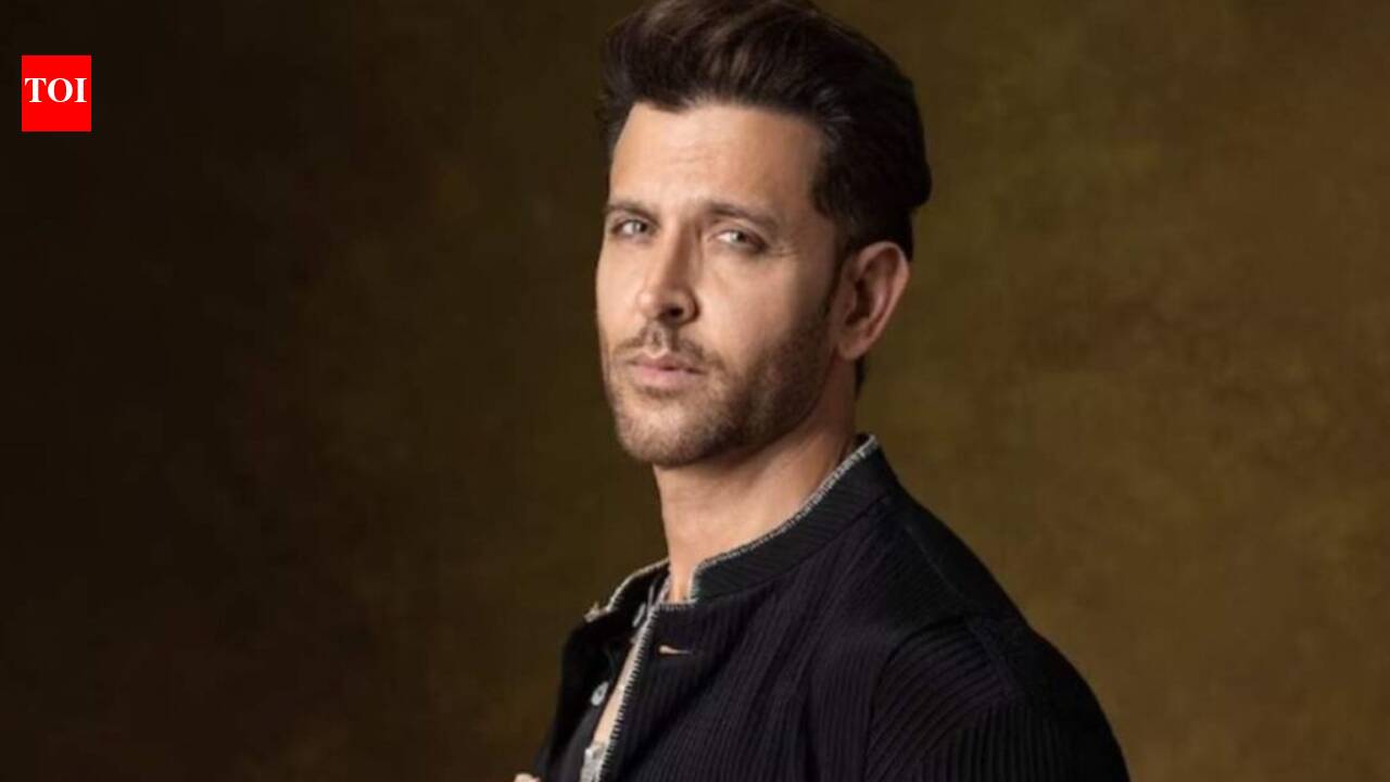 VIDEO: Hrithik Roshan makes first public appearance in style amid ongoing controversy around old feud with Kangana Ranaut