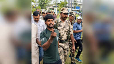 Man climbs atop 60-ft mast at stadium, keeps cops on toes for hours