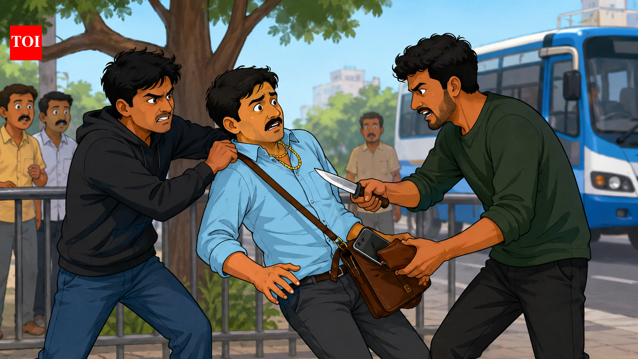 Driver robbed at knifepoint in broad daylight in busy Bengaluru junction