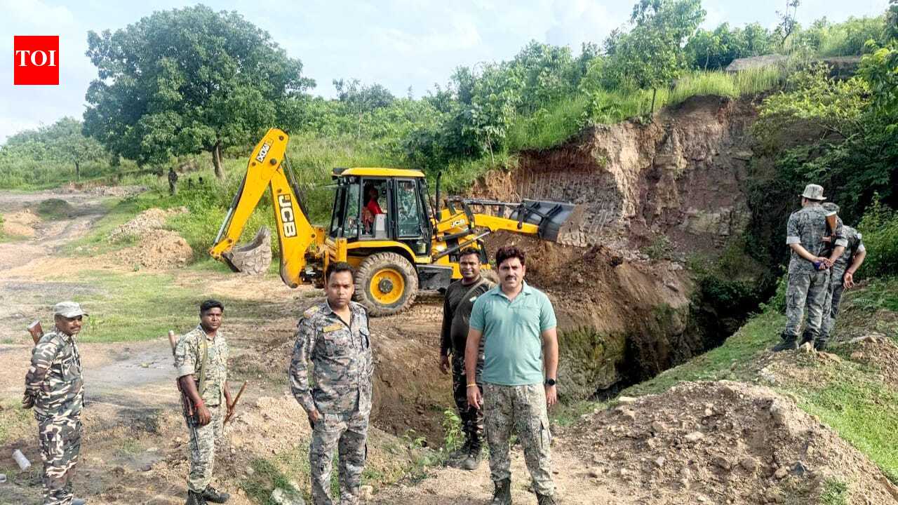 3 illegal coal mines razed in Barkagaon