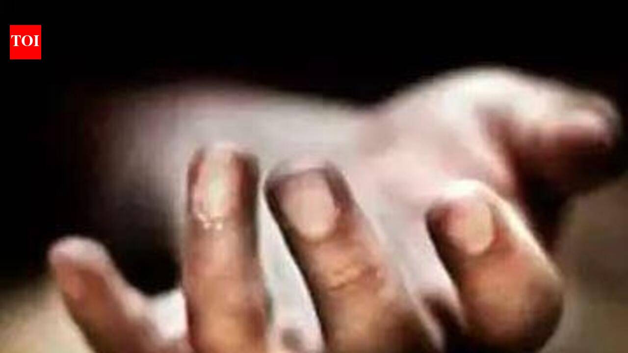 12-year-old girl hacked to death, brother seriously injured; Jalgaon police arrest father