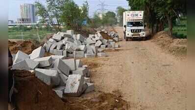 3 months on, revamp of Gurgaon’s Garhi Road still crawls, commute a nightmare