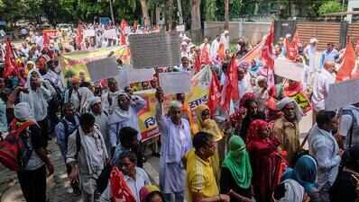Forest dept contract workers demand regularisation, pay parity, march to minister’s home