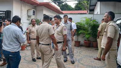 MP Pappu Yadav attacked at home during presser