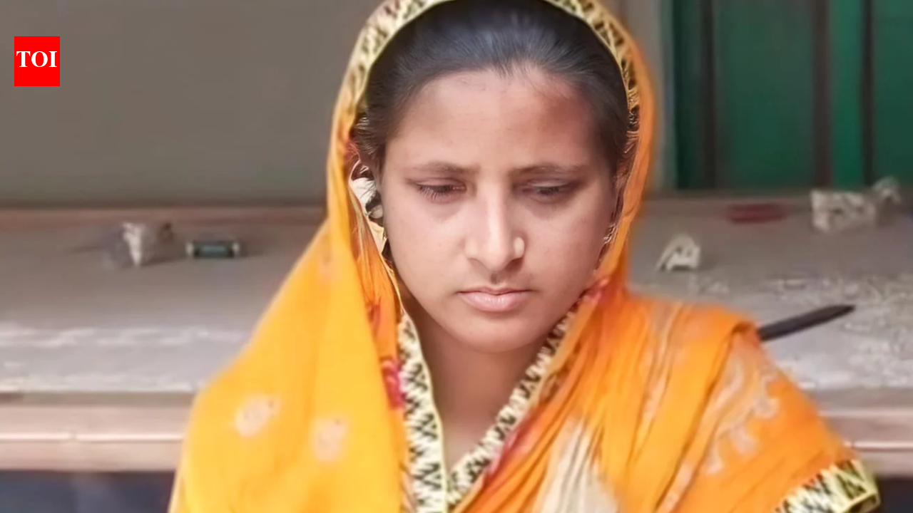 West Bengal woman goes to check for LPG subsidy, finds Rs 100 crore in  bank account