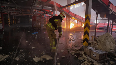 Russia attacks Ukraine overnight, killing eight; Moscow downs 635 drones