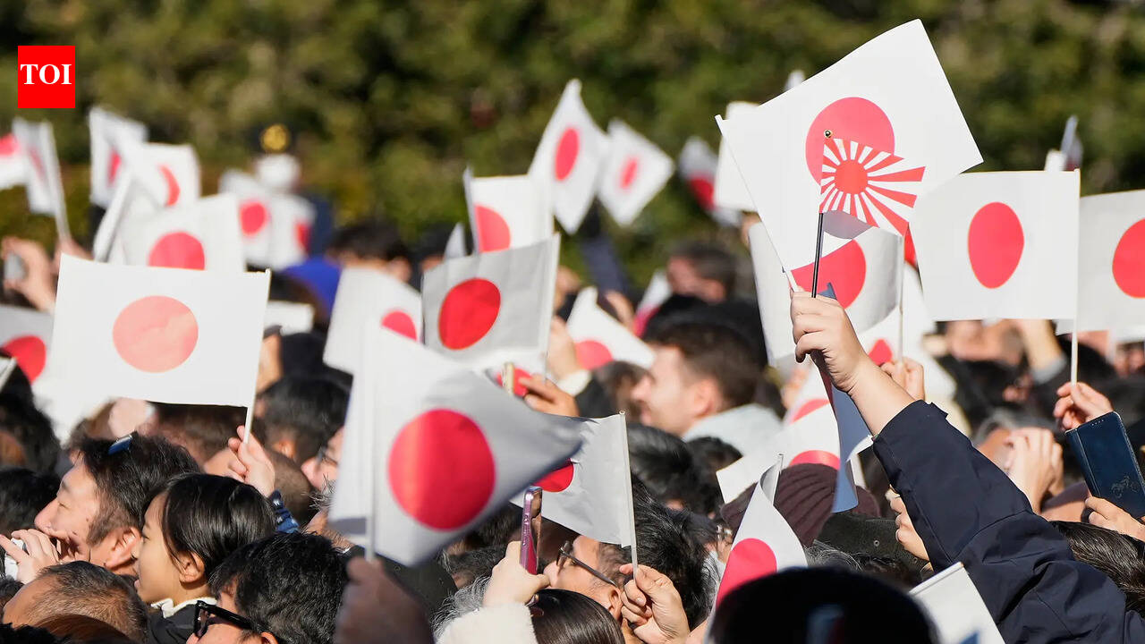 Japan, US step in to support yen, Tokyo keeps door open for more action