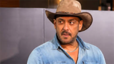 Salman Khan's emotional reunion with Sohail Khan on 'Alliance' comes with witty swipe at the 'Raja Shivaji' co-star: 'I think Riteish Deshmukh's job is in danger'