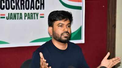 'Will emperor show his degree?' Abhijeet Dipke says he's ready to reveal scholarship, loan records