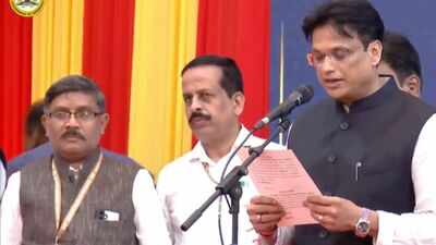 Karnataka expands cabinet, 20 netas take oath; DKS hits back on ministerial berth row